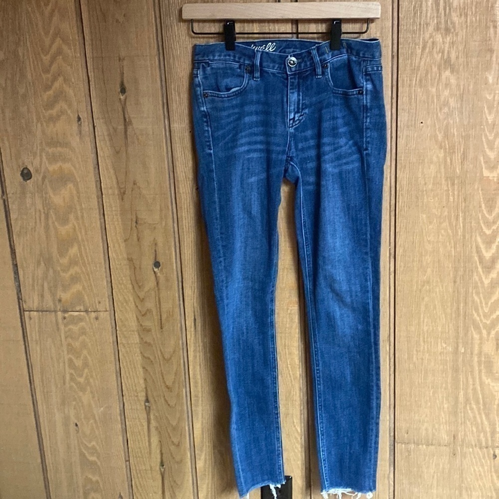 Madewell women’s Skinny Skinny low rise with raw hem jeans size 24x32